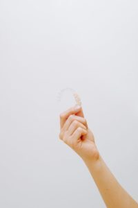 Usynlig tandretning med Invisalign-bøjle